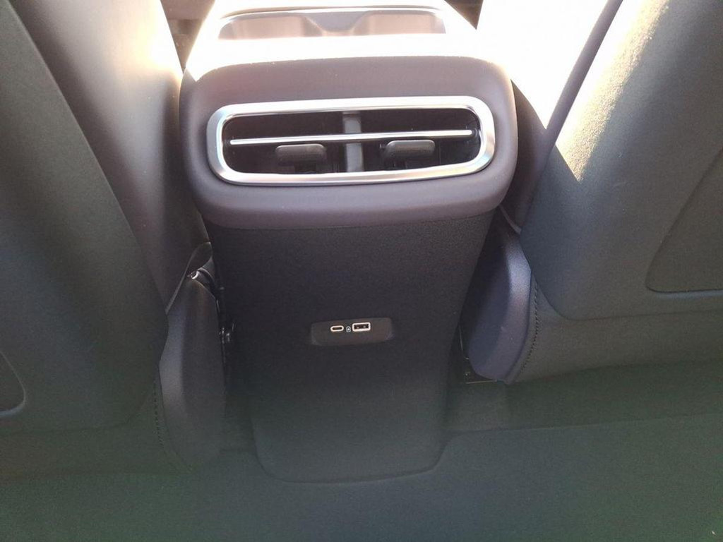 Leapmotor C10