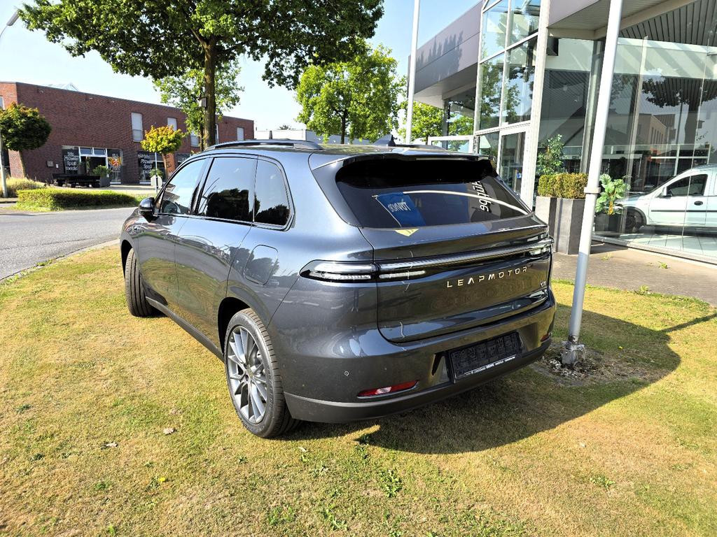 Leapmotor C10