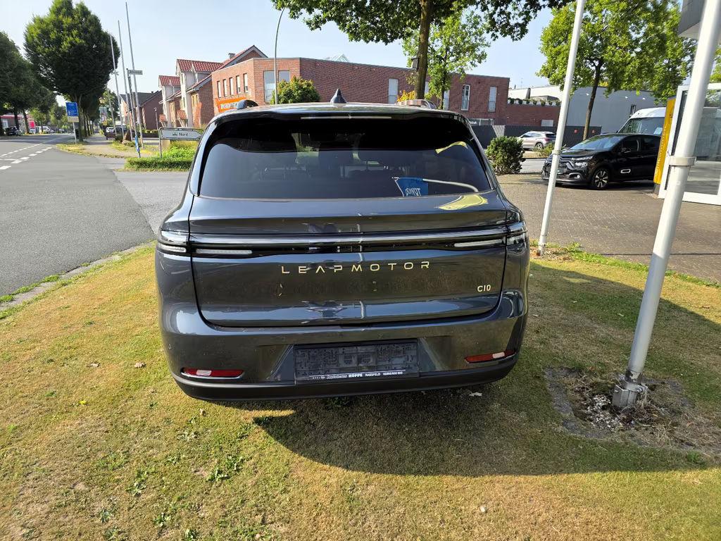 Leapmotor C10