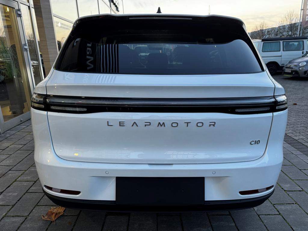 Leapmotor C10