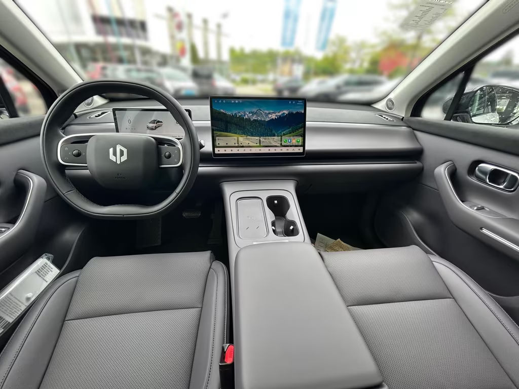 Leapmotor C10