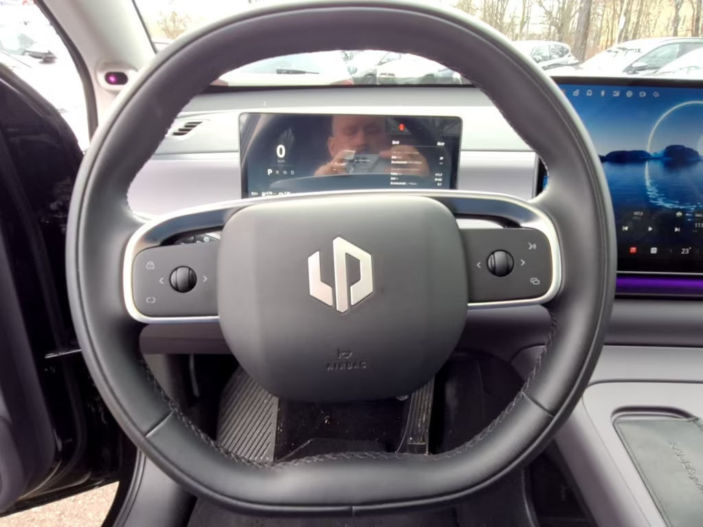 Leapmotor C10