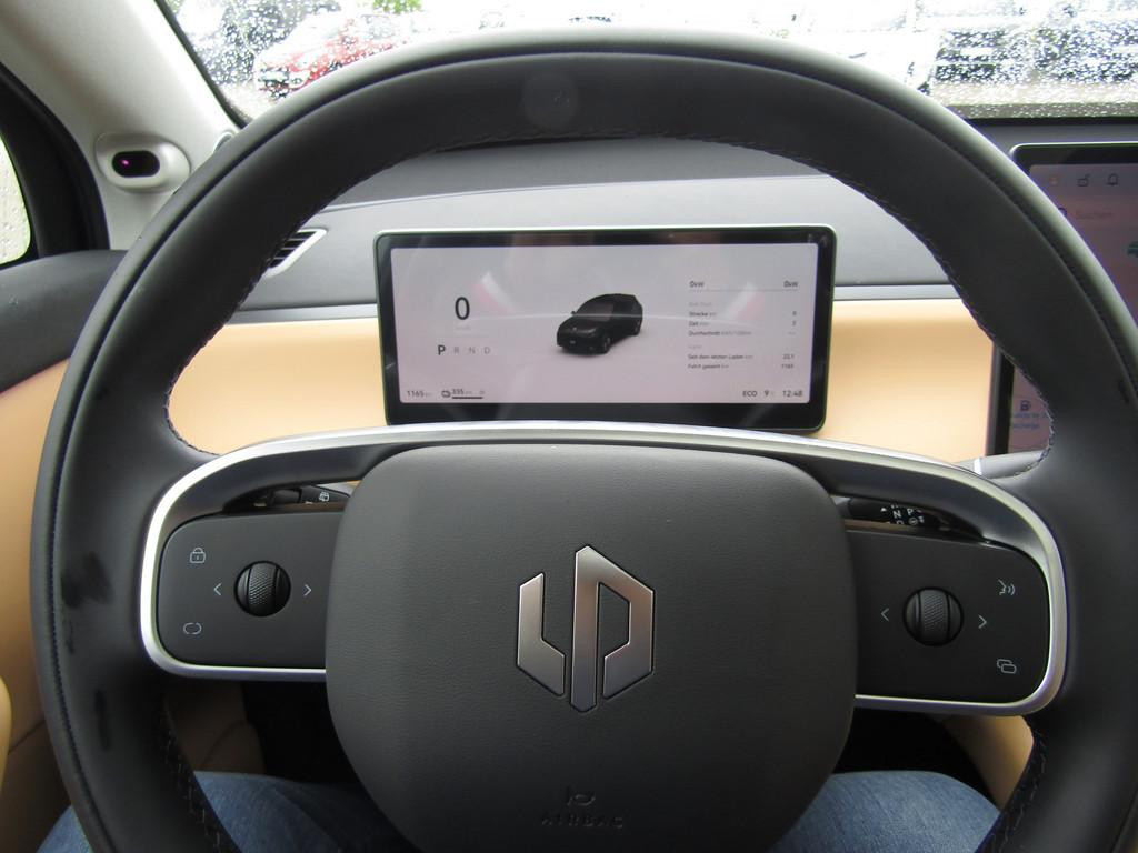 Leapmotor C10