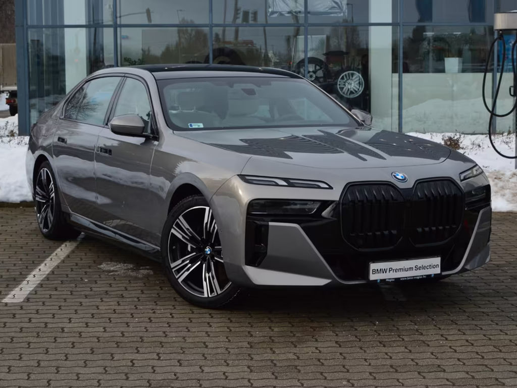 BMW i7
