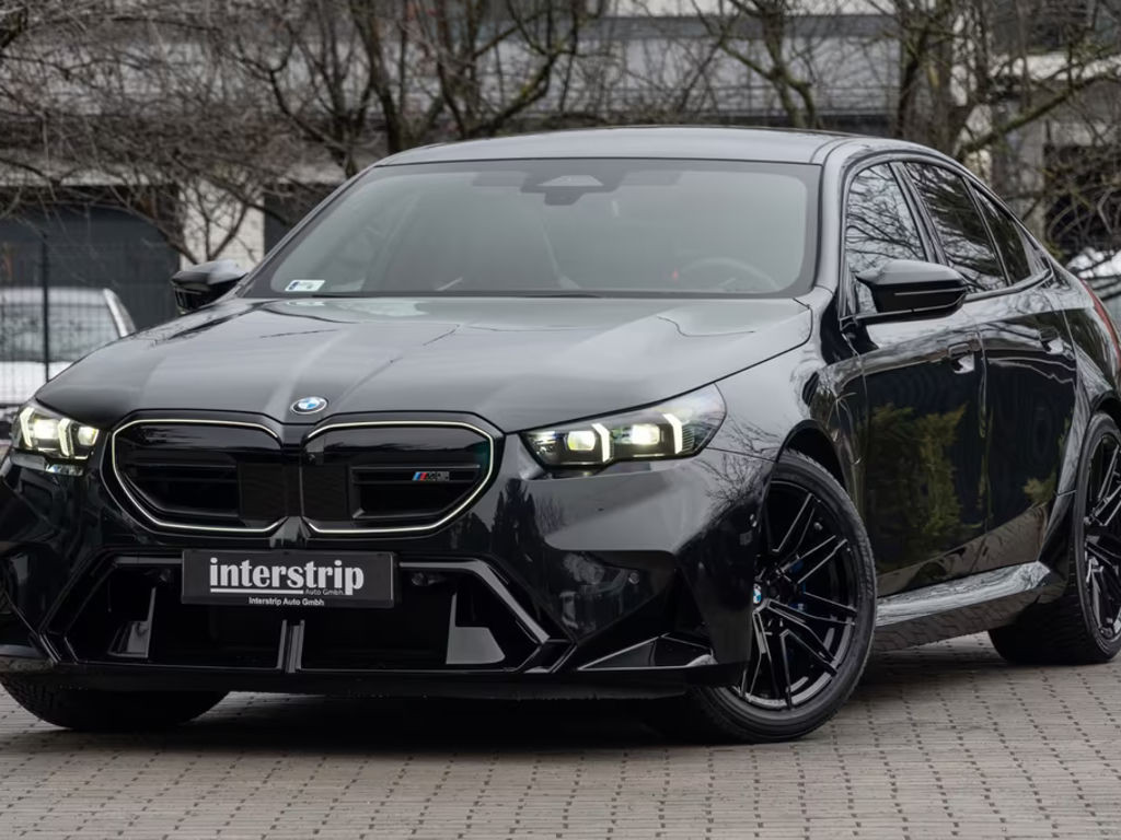 BMW M5 Sedan