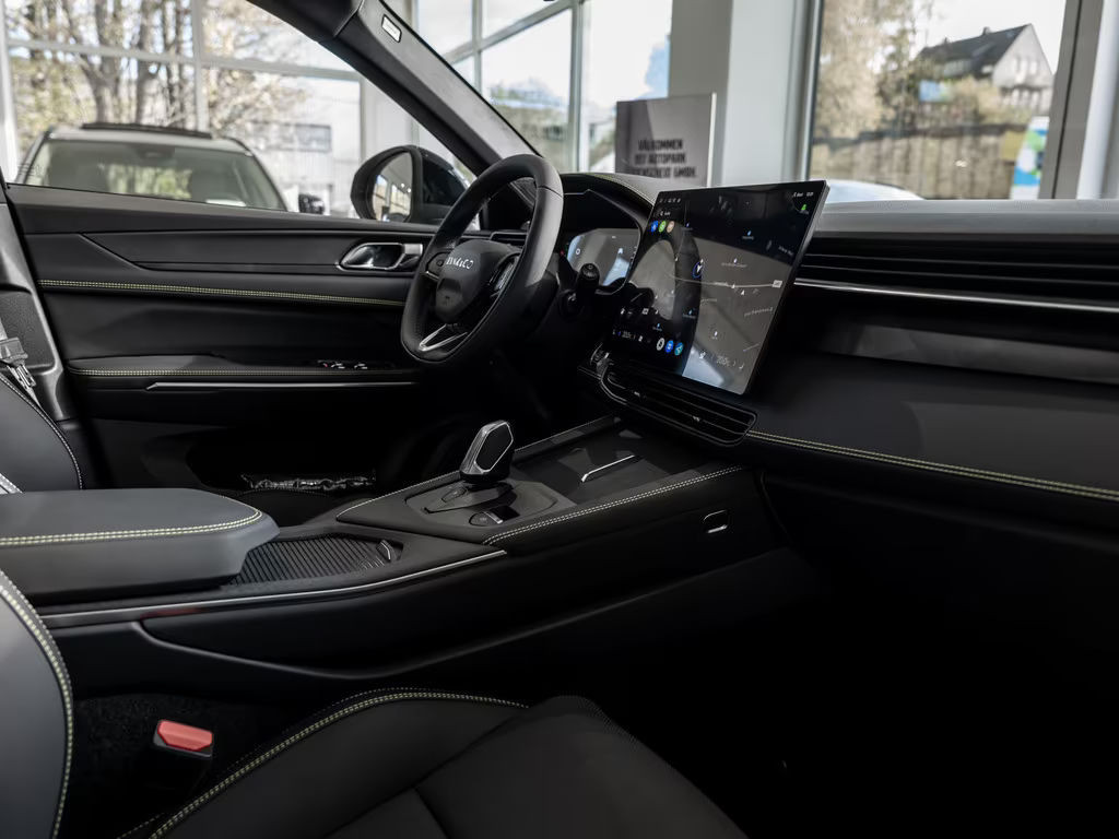 Lynk&Co 01
