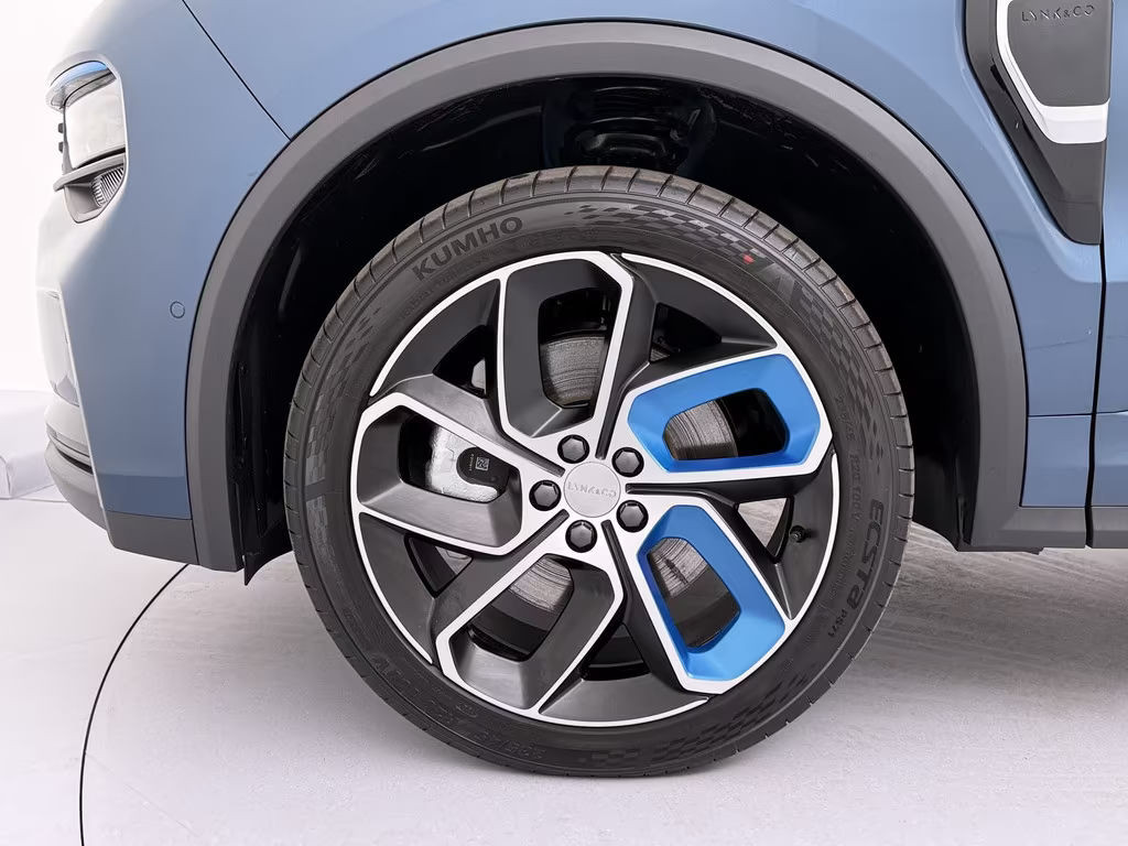Lynk&Co 01