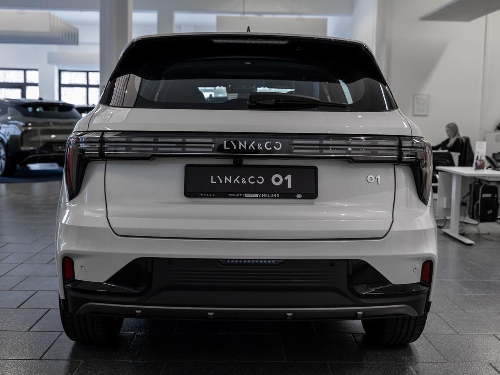 Lynk&Co 01