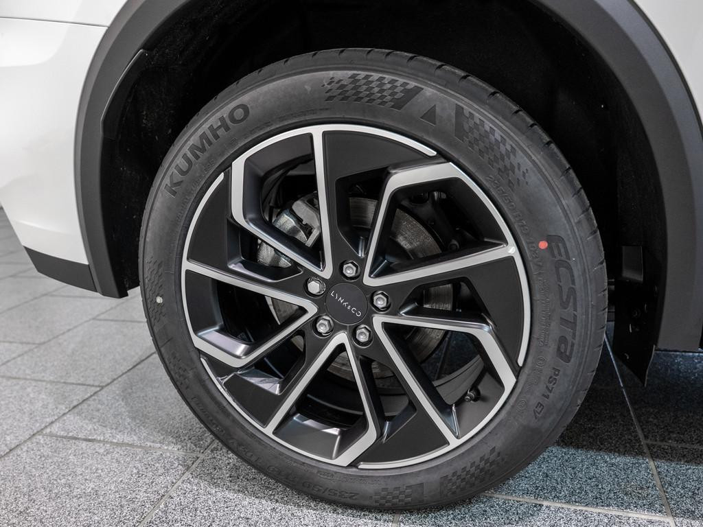 Lynk&Co 01