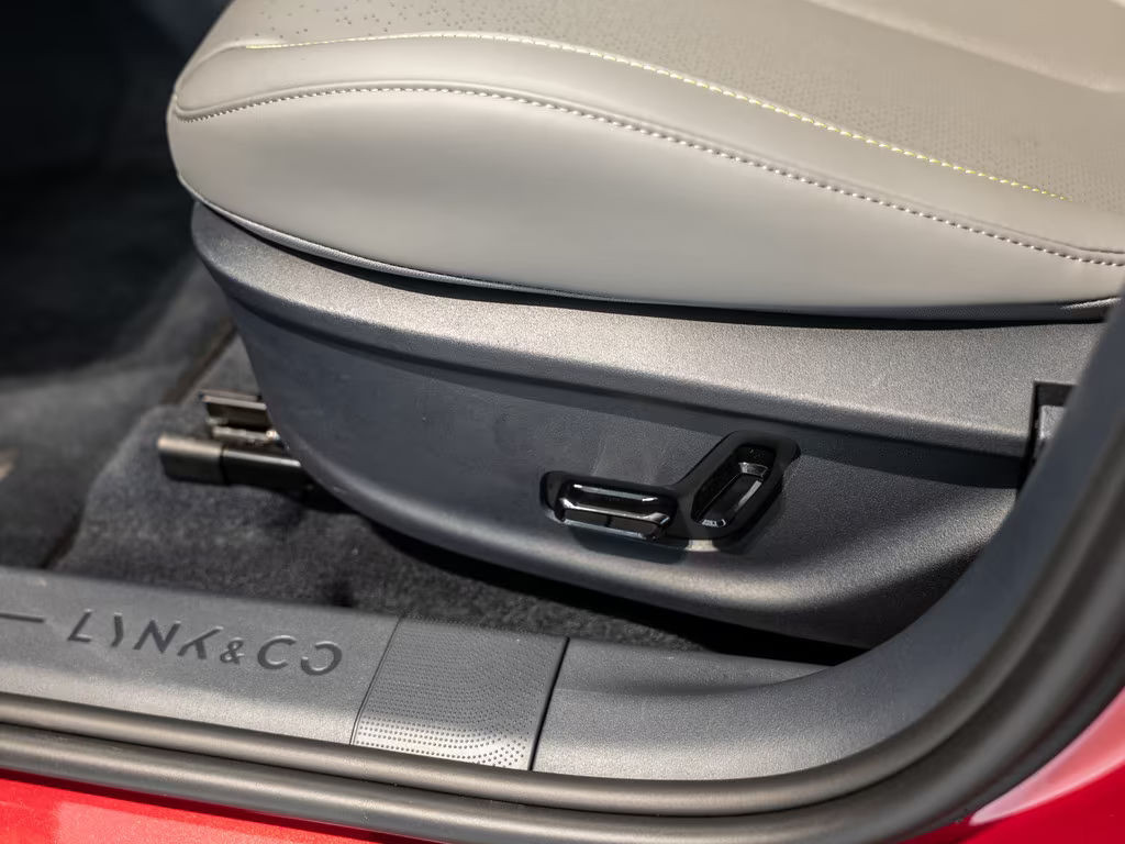Lynk&Co 02