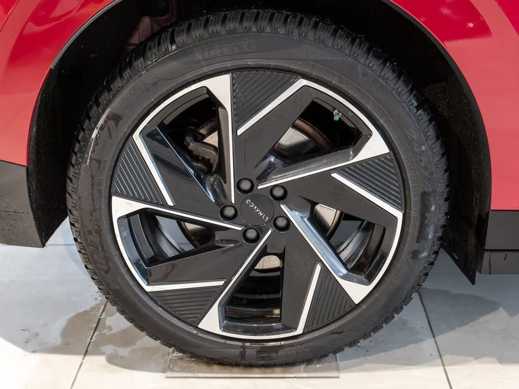 Lynk&Co 02
