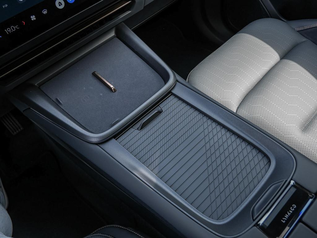 Lynk&Co 08