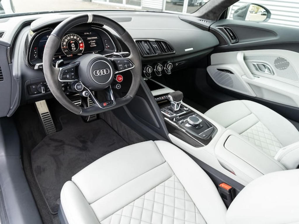 Audi R8