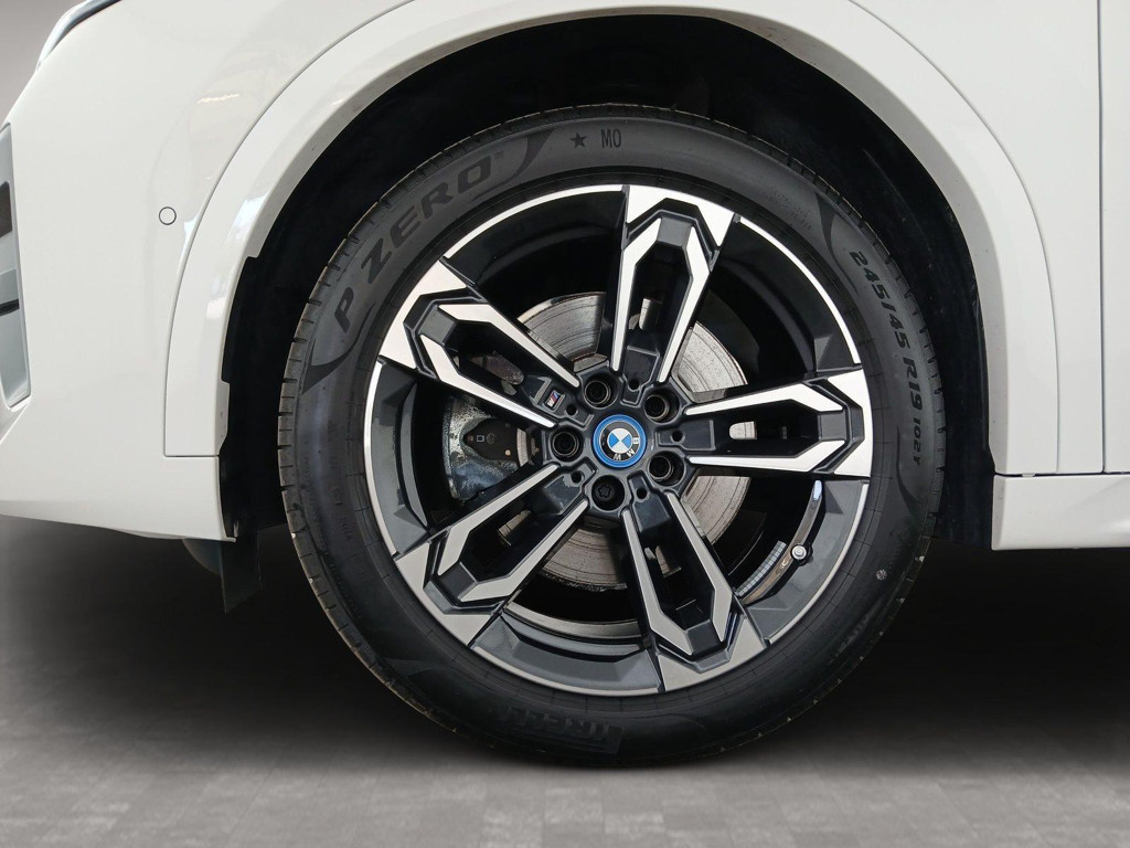 BMW iX2