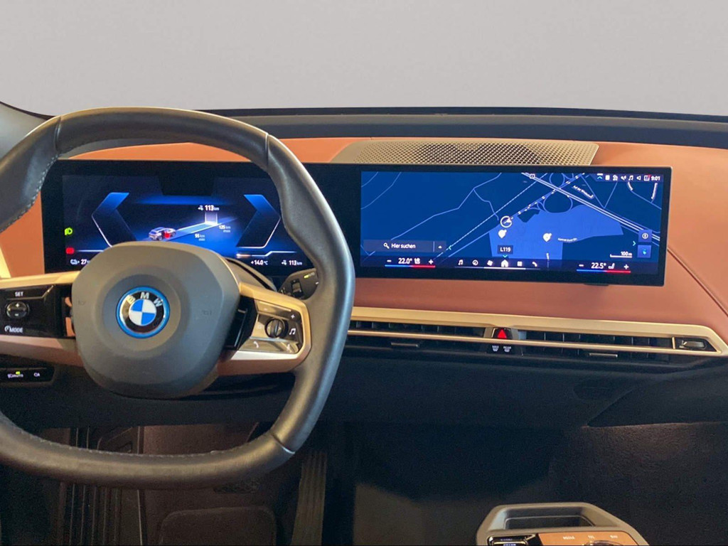 BMW iX