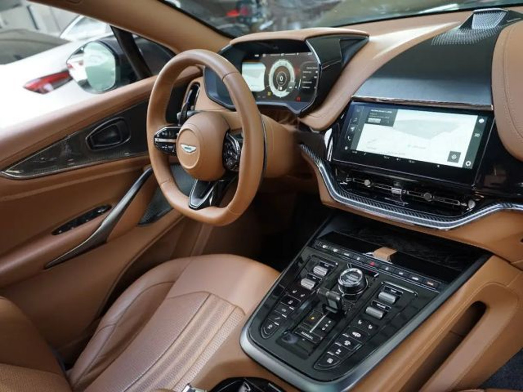 Aston Martin DBX