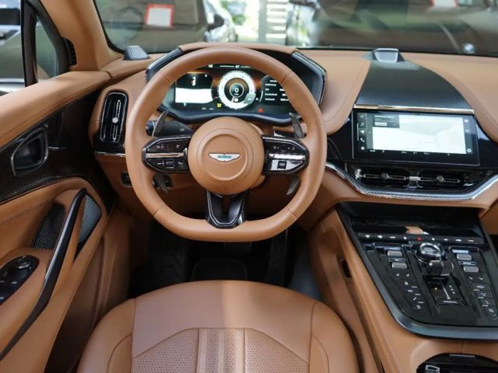 Aston Martin DBX