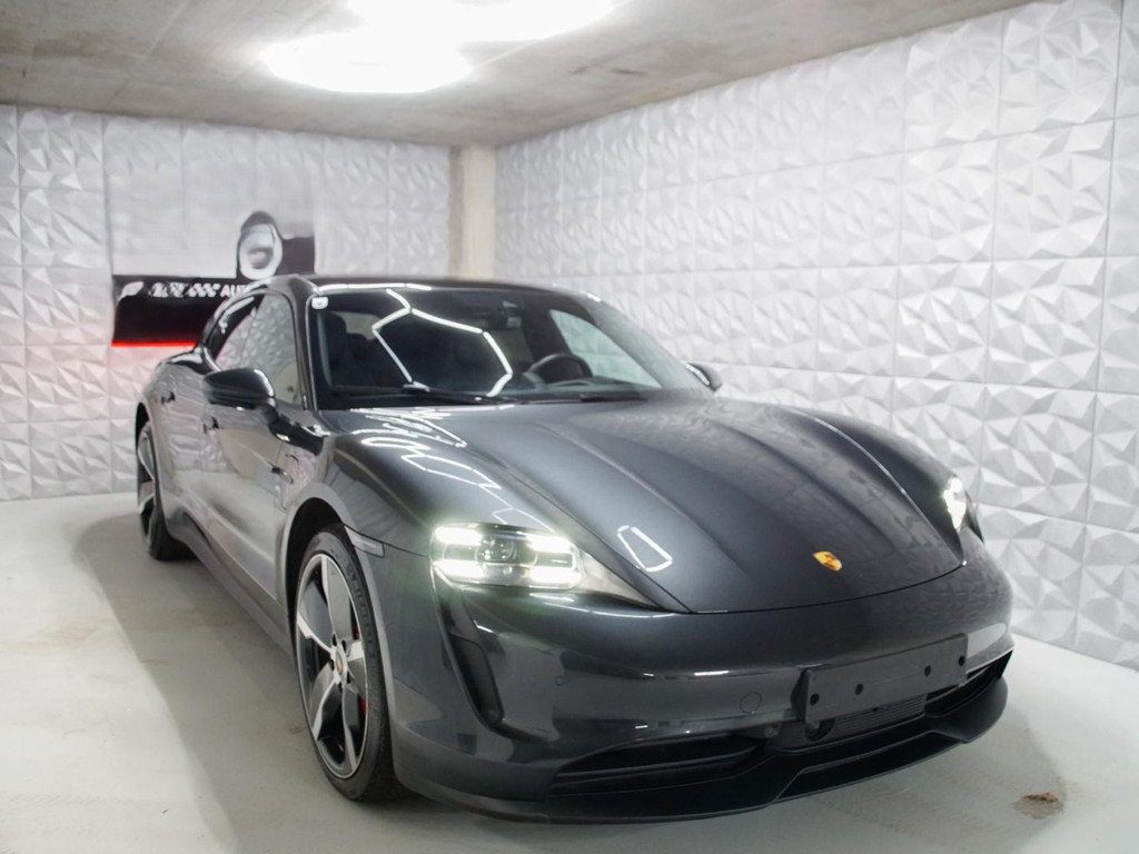 Porsche Taycan 4S Cross Turismo