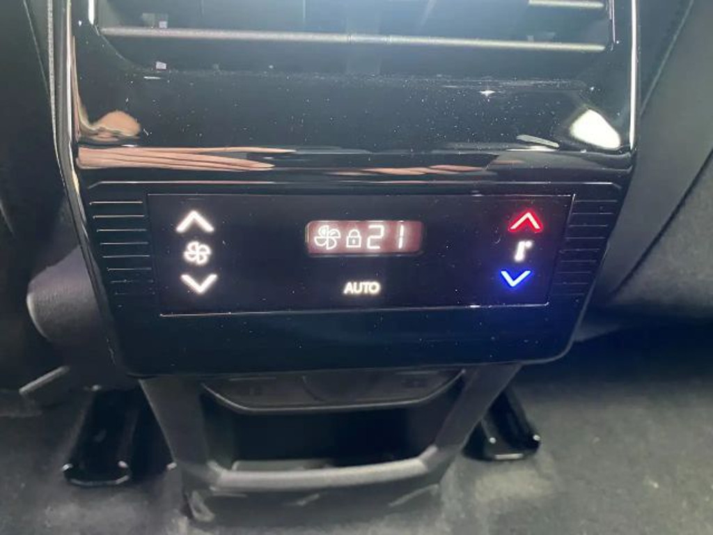 Peugeot E-5008