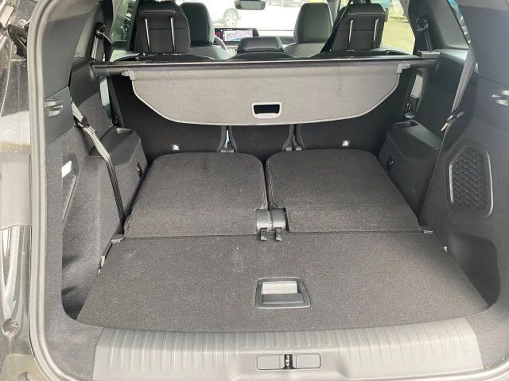 Peugeot E-5008