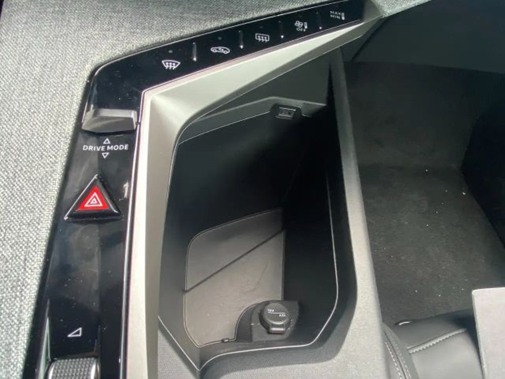 Peugeot E-5008