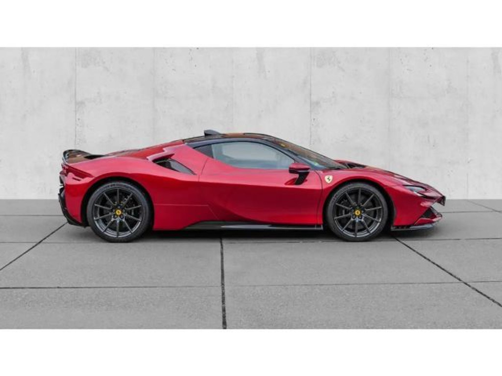 Ferrari SF90