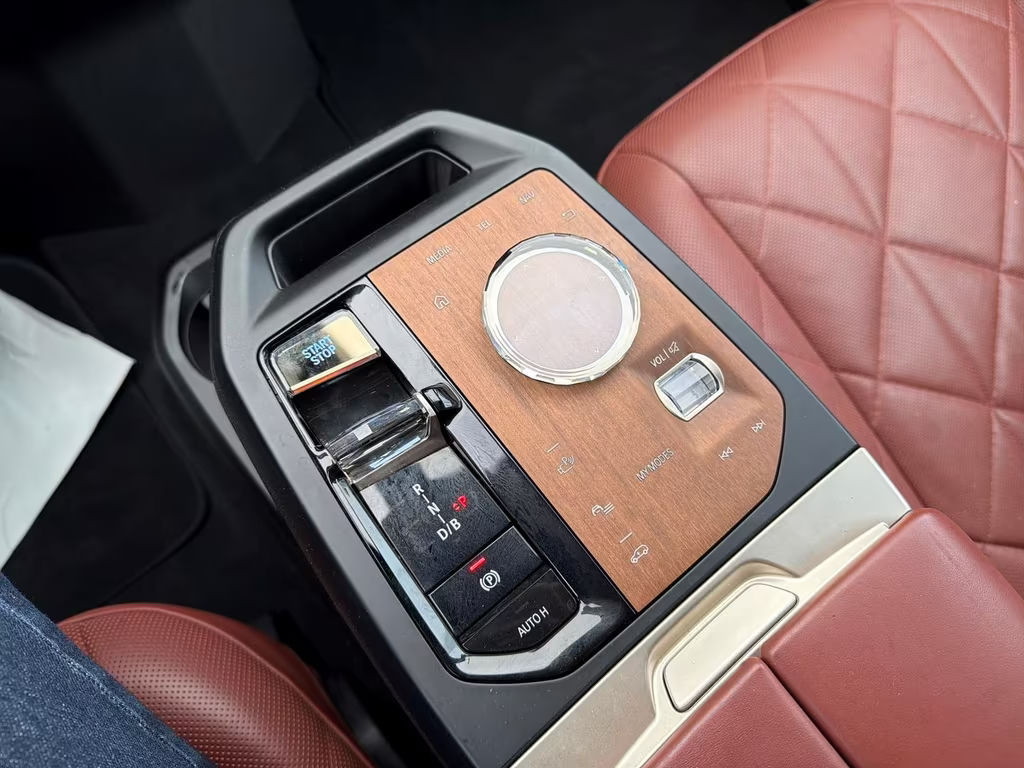 BMW iX