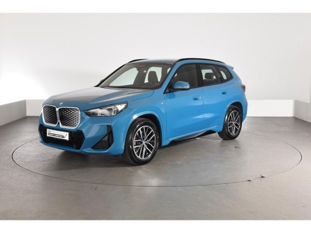 BMW iX1