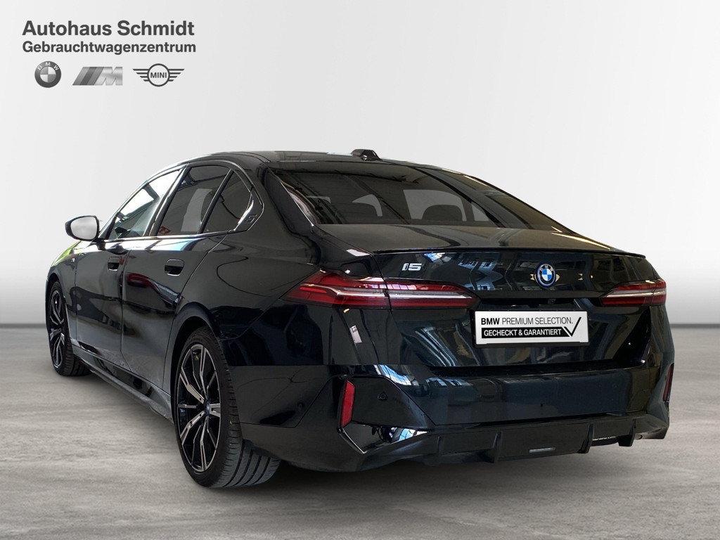 BMW i5
