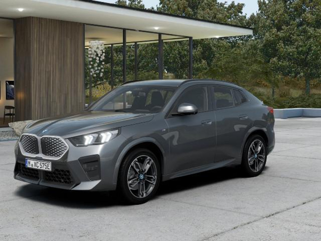 BMW iX2 xDrive30