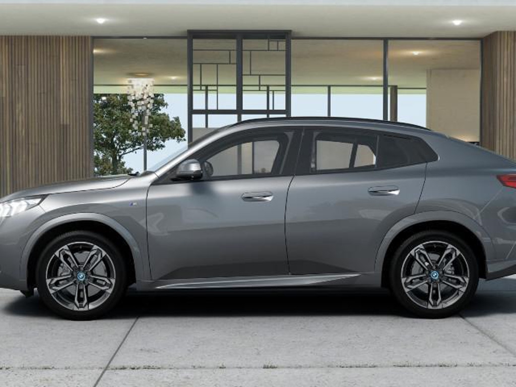 BMW iX2