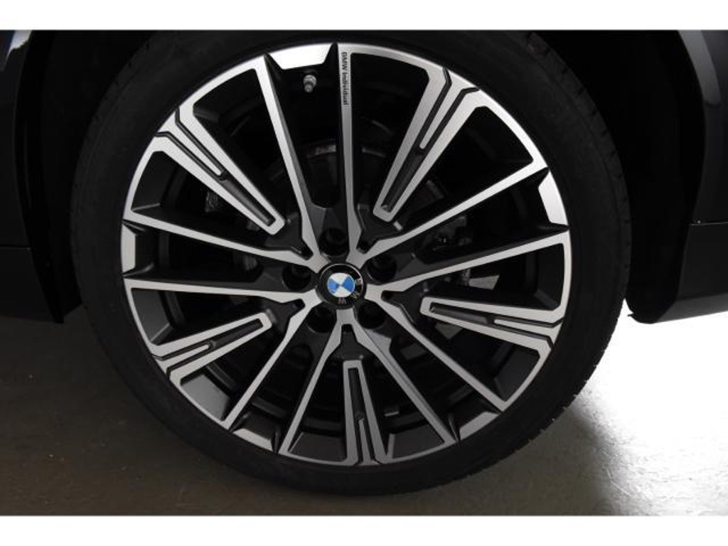BMW iX2
