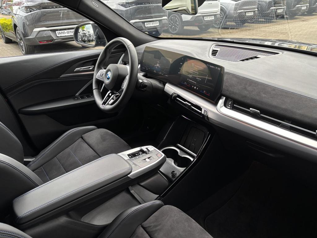 BMW iX2