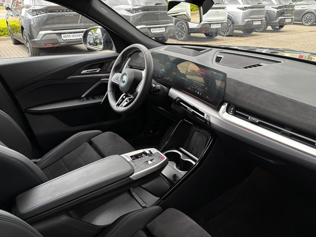 BMW iX2