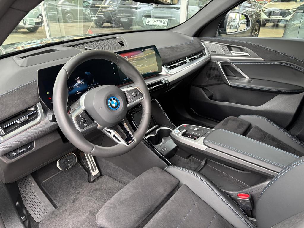 BMW iX2