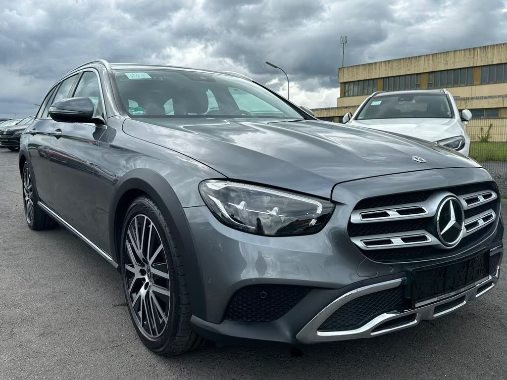 Mercedes-Benz E-Klasse E 220 4MATIC