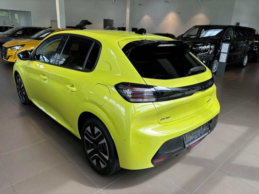 Peugeot e-208