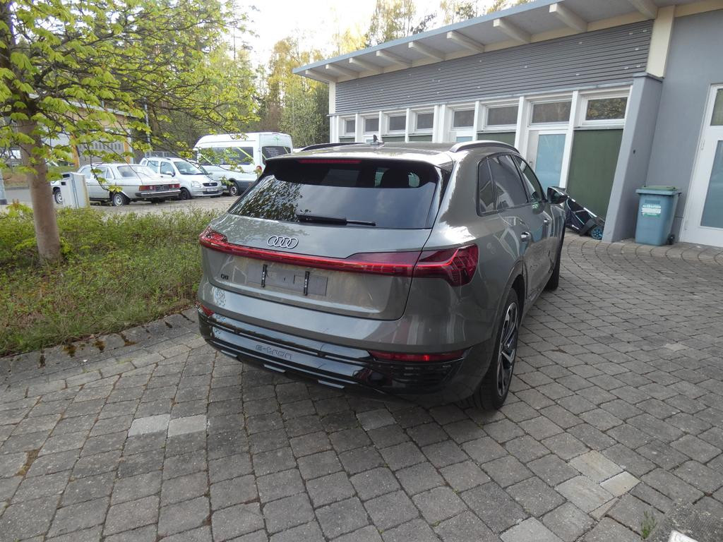 Audi Q8 e-tron