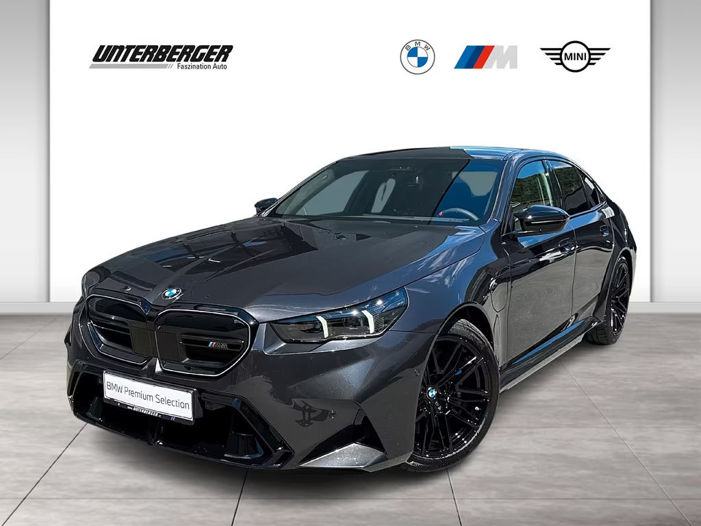 BMW M5 Sedan