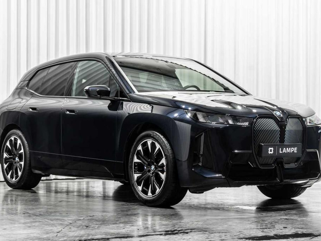 BMW iX
