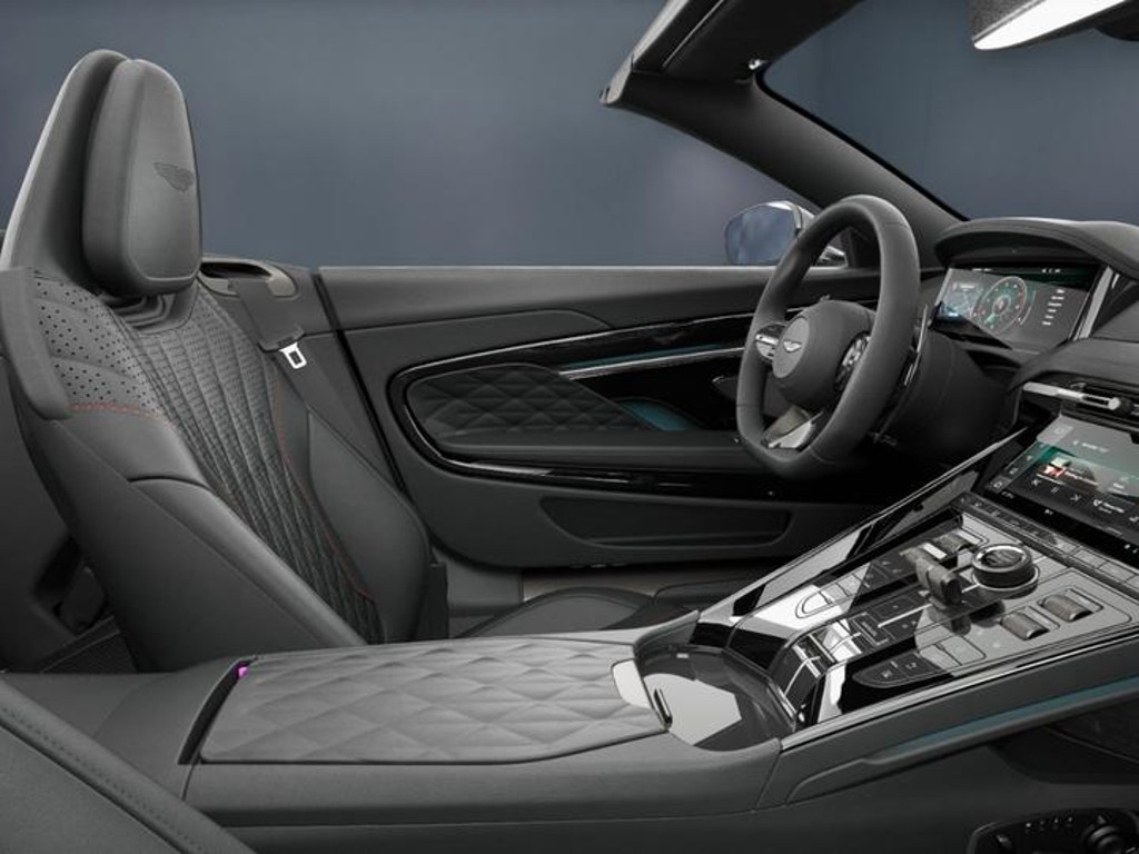Aston Martin DB12