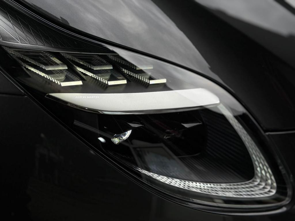 Aston Martin DB12