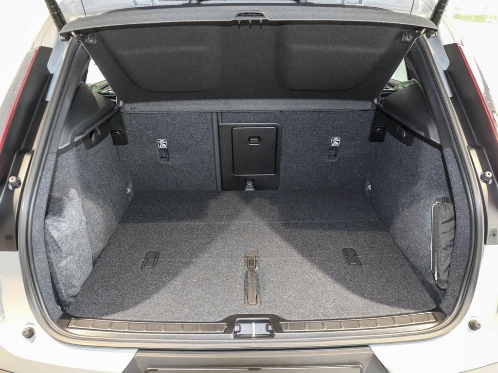 Volvo EX40