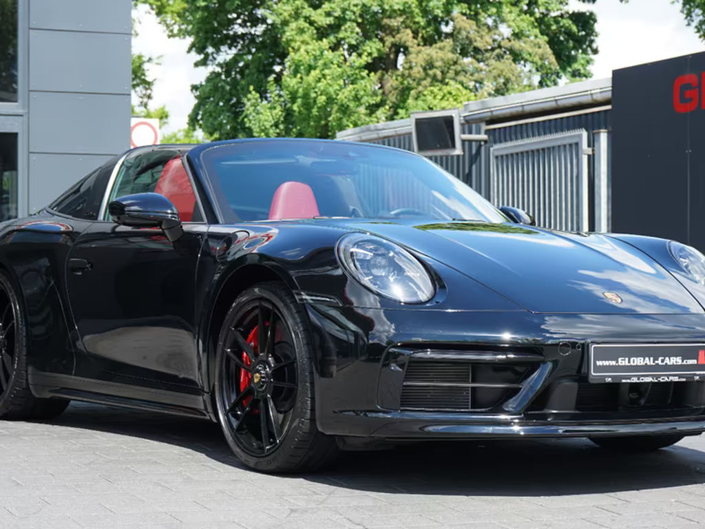 Porsche 911 GTS 4 992 Cabriolet Targa