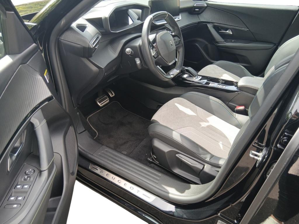 Peugeot e-2008