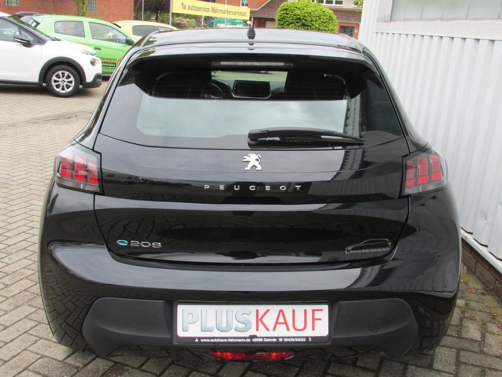 Peugeot e-208