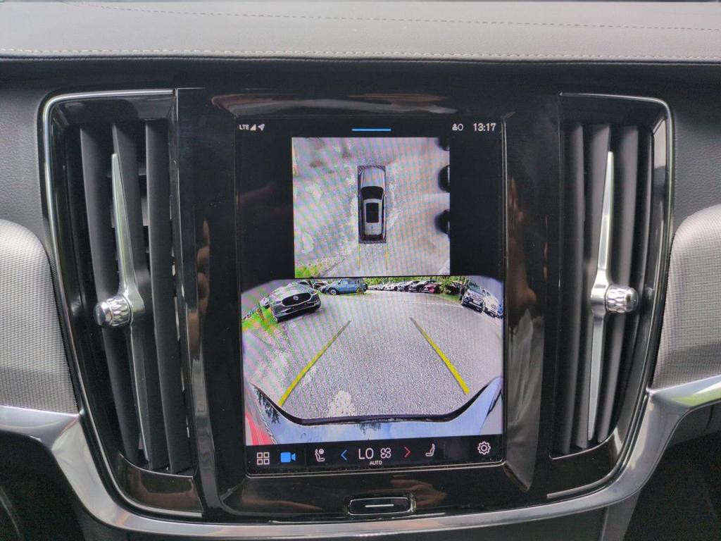 Volvo V90 Cross Country