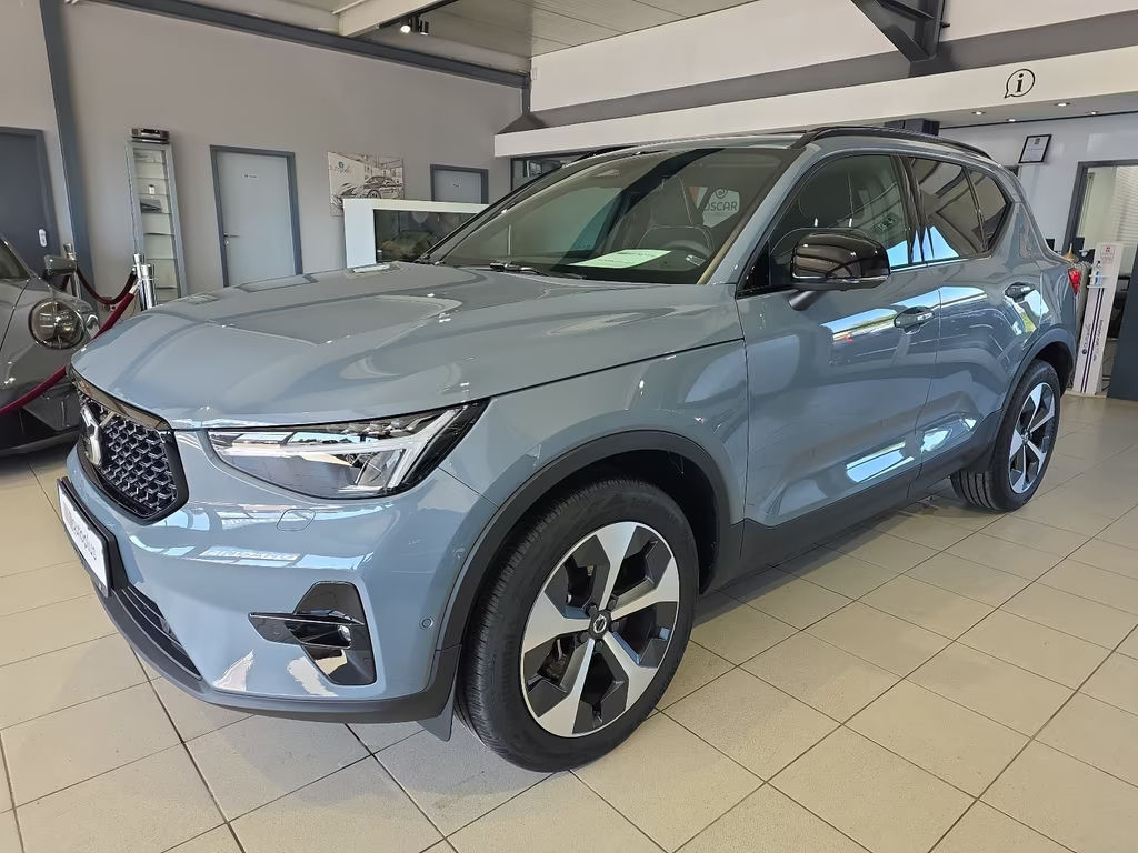 Volvo XC40 AWD Ultimate Dark