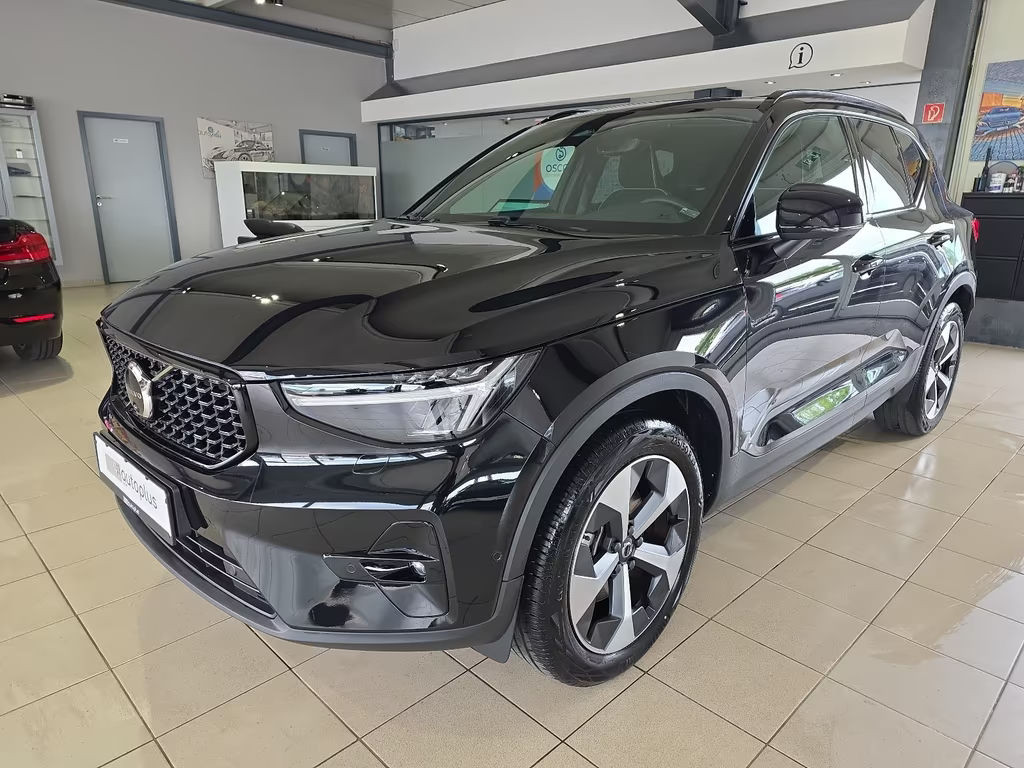 Volvo XC40 AWD Ultimate Dark
