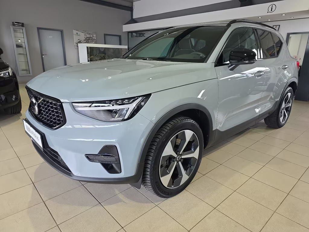 Volvo XC40 Plus Dark